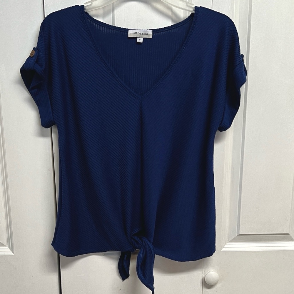 Set the Stage Navy Tie-Front V-Neck Short Sleeve Top Size S